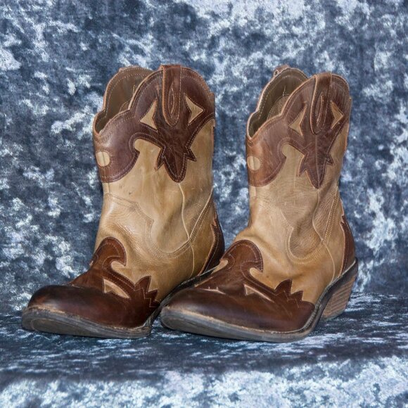 Reba Winged Toe Shorty Boot - Picture 6 of 11